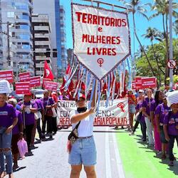 Mulheres Sem Terra realizam caminhada em Maceió. Foto: MST Alagoas