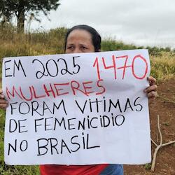 Mulheres Sem Terra realizaram plantio em Guarapuava, durante Jornada Sem Terra. Foto: MST-PR